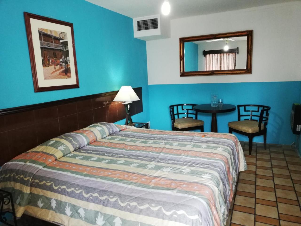 Hotel Rancho Viejo Chihuahua Ngoại thất bức ảnh